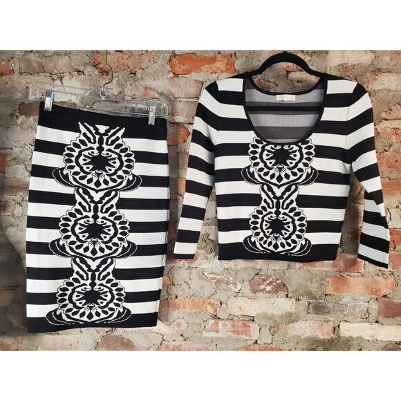Jealous Tomato Dresses & Skirts - Jealous Tomato Womens Sz L Knit Set Skirt & Shirt Sweater Black & White Crop Top